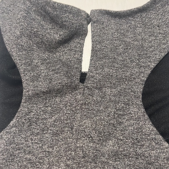 FOREVER 21 Heathers grey crop top - Picture 4 of 6